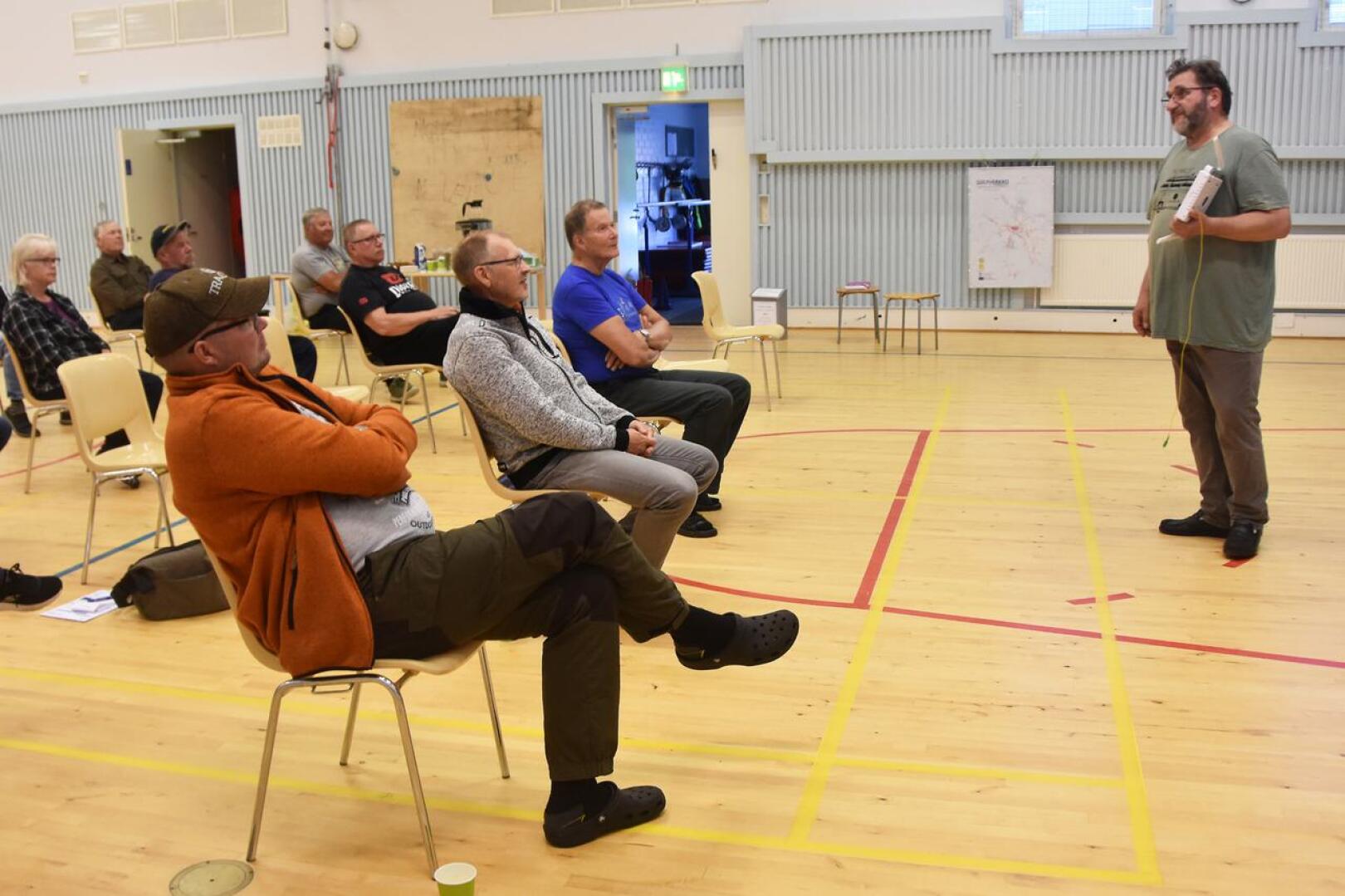 Siikaverkko-osuuskunta on esitellyt valokuituhanketta Haapaveden kylillä syksyn ajan. Nyt kiertue on lopuillaan ja kyläläisten toivotaan tekevän päätöksiä liittymien hankinnoista.