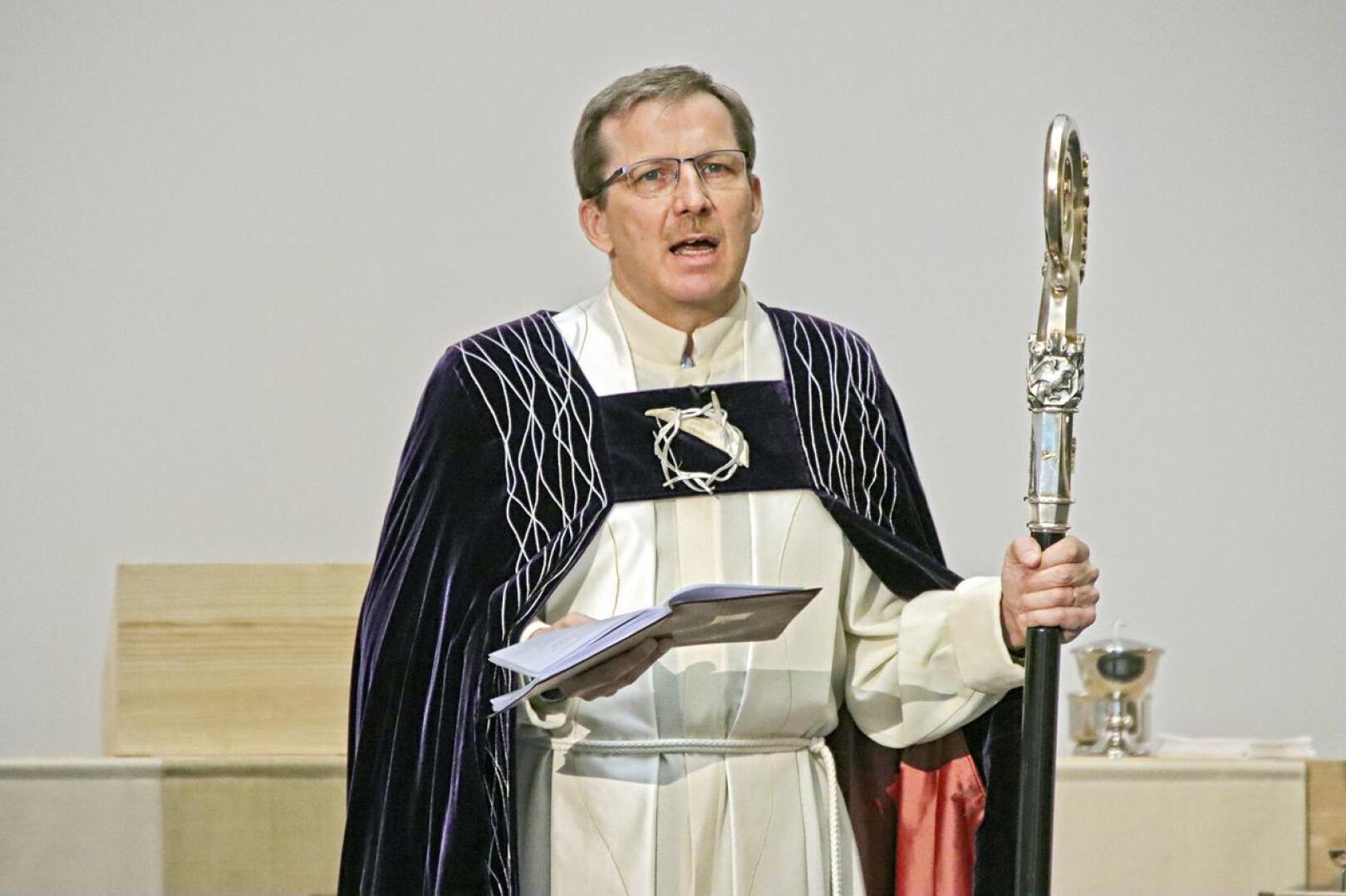Piispantarkastuksen tulee tekemään piispa Jukka Keskitalo.