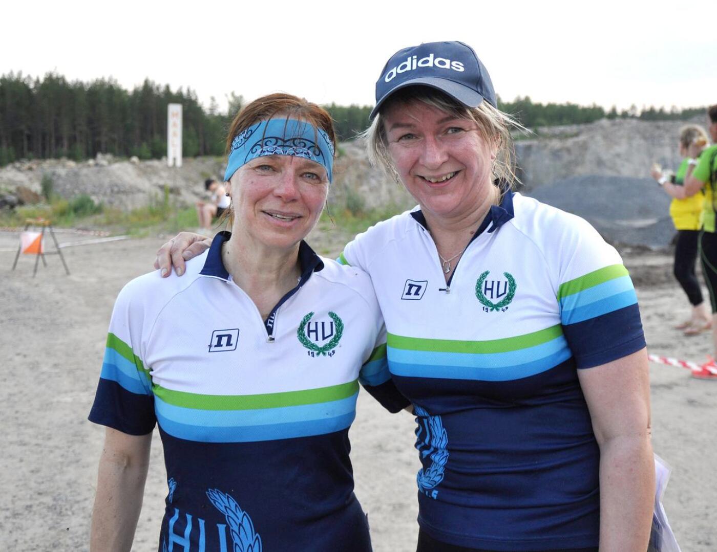 Kristina Kaustinen ja Sanna Kuusisto suunnistivat partiosuunnistuksen aluemestareiksi.