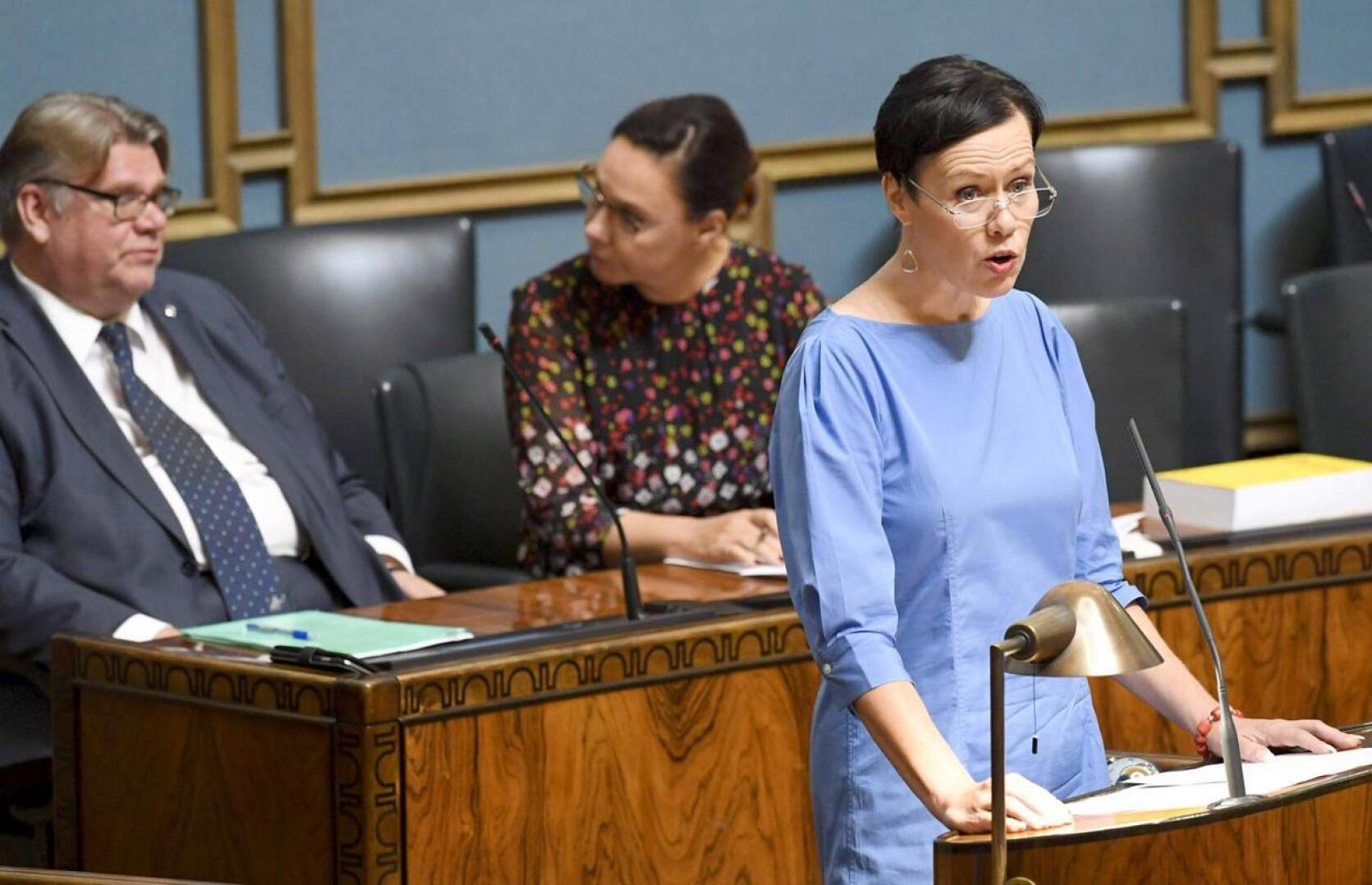 Ulkoministeri Timo Soinin luottamuksesta äänestetään tänään eduskunnassa. Esityksen epäluottamuslauseesta teki torstaina SDP:n kansanedustaja Maarit Feldt-Ranta