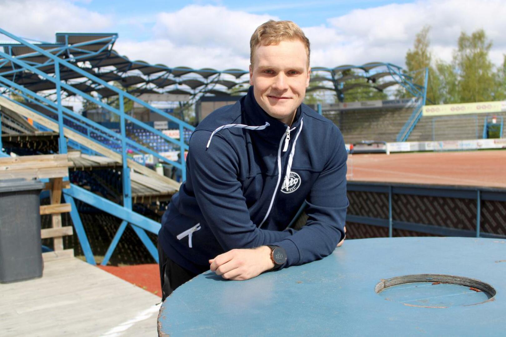 Perttu Ruuska pelasi viime kauden loppuun Vimpelin Vedossa ja siirtyi nyt Manse PP:n riveihin kolmivuotisella sopimuksella. 