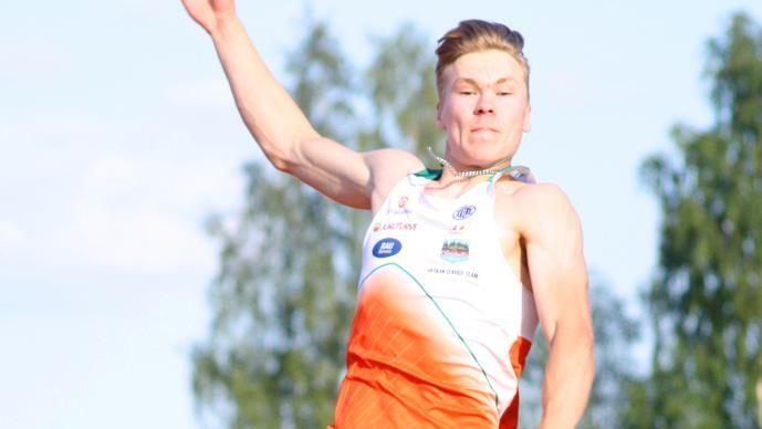 Eetu Jokela hyppäsi alle 20-vuotiaiden sarjan pituushypyssä hopealle Malmössä.