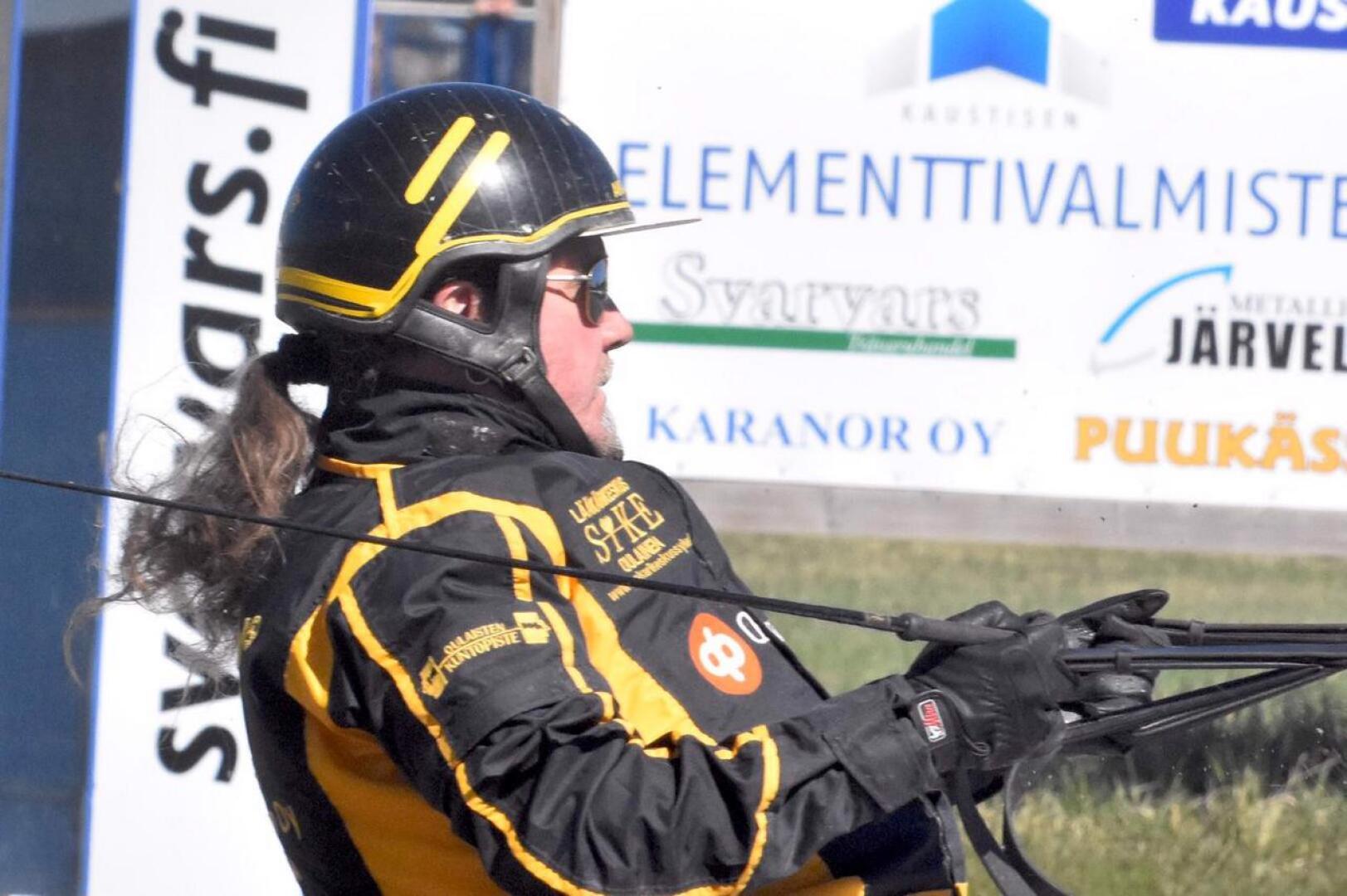 Aki Järvelä ohjasti vuoden neljännen voittonsa maanantaina Oulussa. 