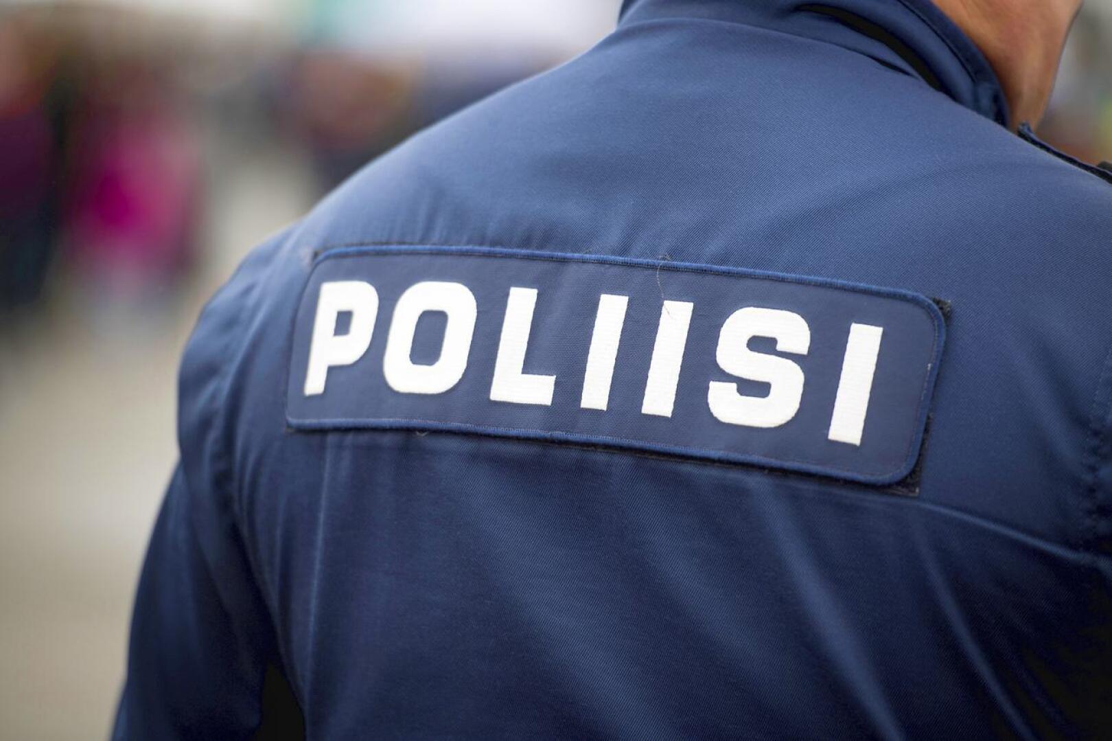 Oulun poliisi tiedotti karhukolarista Pyhäjoella torstaina aamupäivällä.