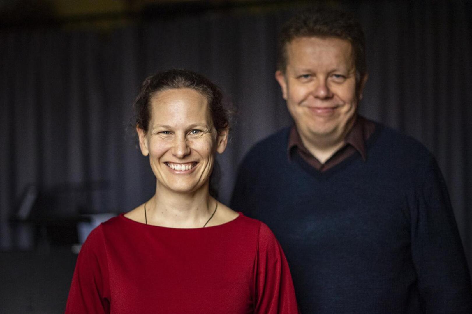 Malin Broman ja Lauri Pulakka iloitsevat siitä, että musiikkimaailmasta tulee entistä moniäänisempi. Keski-Pohjanmaan Kamariorkesterin konserteissa huomioidaan tasa-arvonäkökohdat.