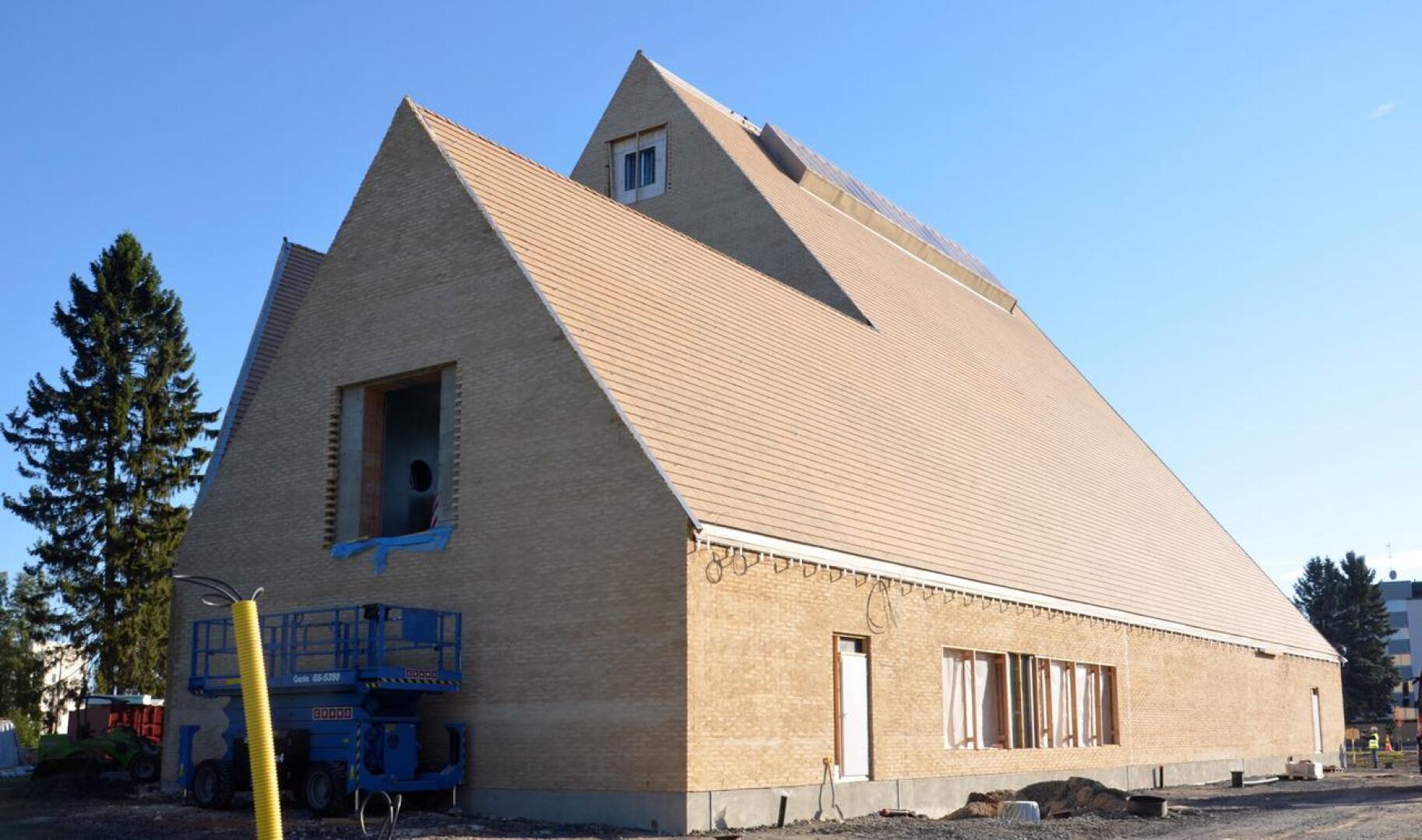 Rave Rakennus kuuluu myös Ylivieskan uutta kirkkoa rakentavaan Kotikirkon Rakentajat -yhtymään.