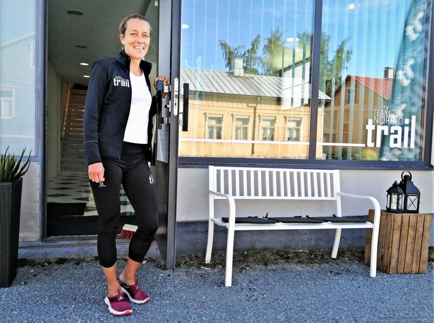 Team Nordic Trail järjestää kesällä LÖUT-ultrakisan  polkureiteillä. Aikuisille on tarjolla kolme eri pituista reittiä eli 18, 49 ja 100 km.  Lasten kidstrail on 2 km pitkä ja se on suunnattu 6-13-vuotiaille. Kuvassa toimitusjohtaja Ida Kronholm. 