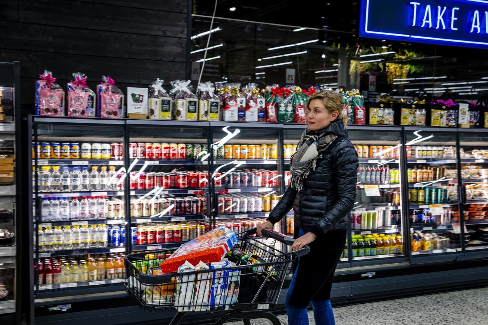 Keskon päivittäistavarakaupassa liikevaihto kasvoi kaikissa sen ruokakauppaketjuissa sekä K-Citymarketin käyttötavarassa. Kuva on Järvenpään K-Citymarketista vuosi sitten: Johanna Tossavainen kertoi käyvänsä siellä usein ostoksilla.