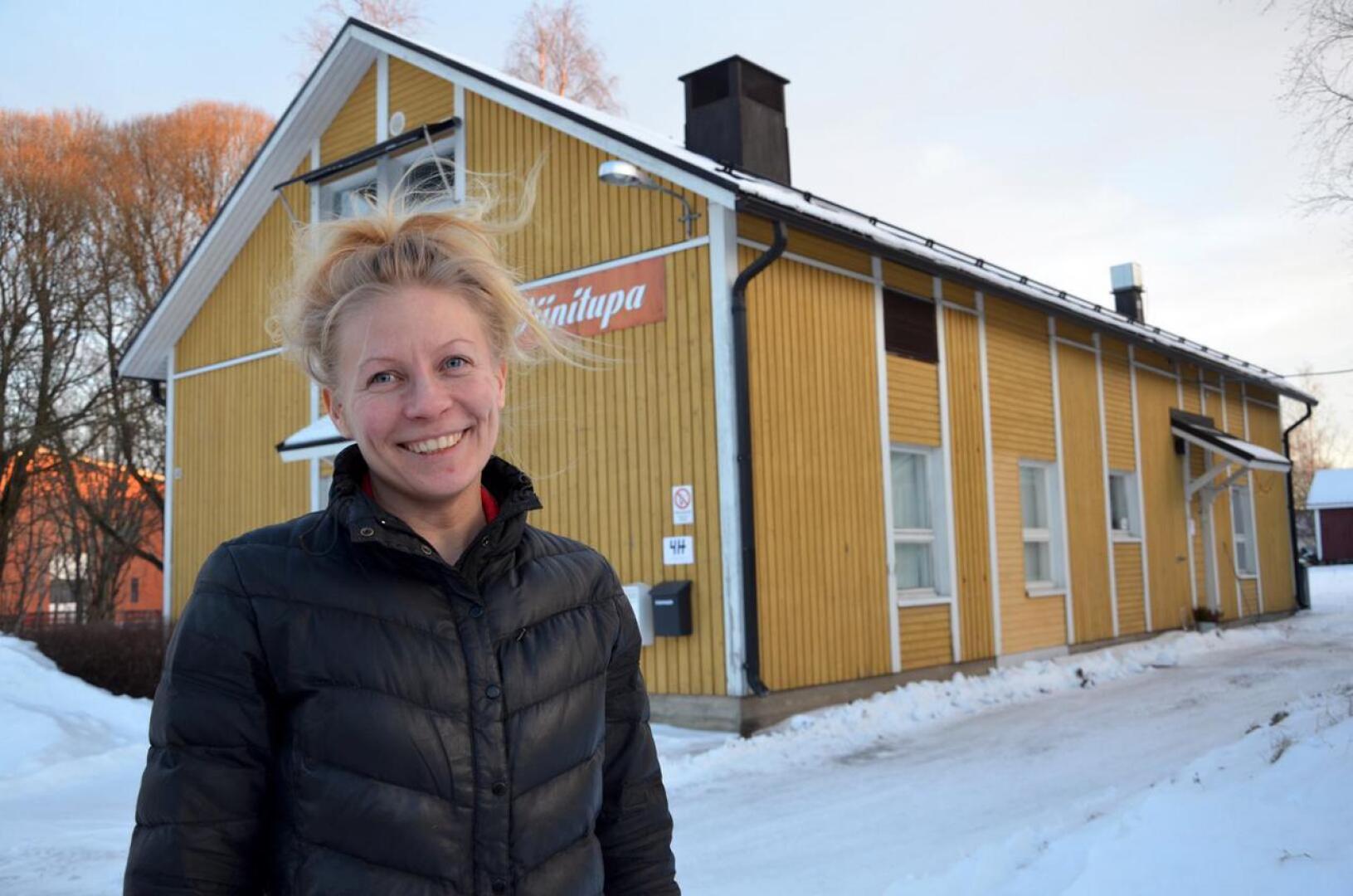 Kaustisen 4H-yhdistyksellä on nyt oma kokoontumispaikka Pelimannitorin kupeessa sijaitsevassa keltaisessa talossa. Toiminnanjohtaja Kaija Lacström lupaa, että kerhotilaa voivat hyödyntää myös muut yhdistykset.
