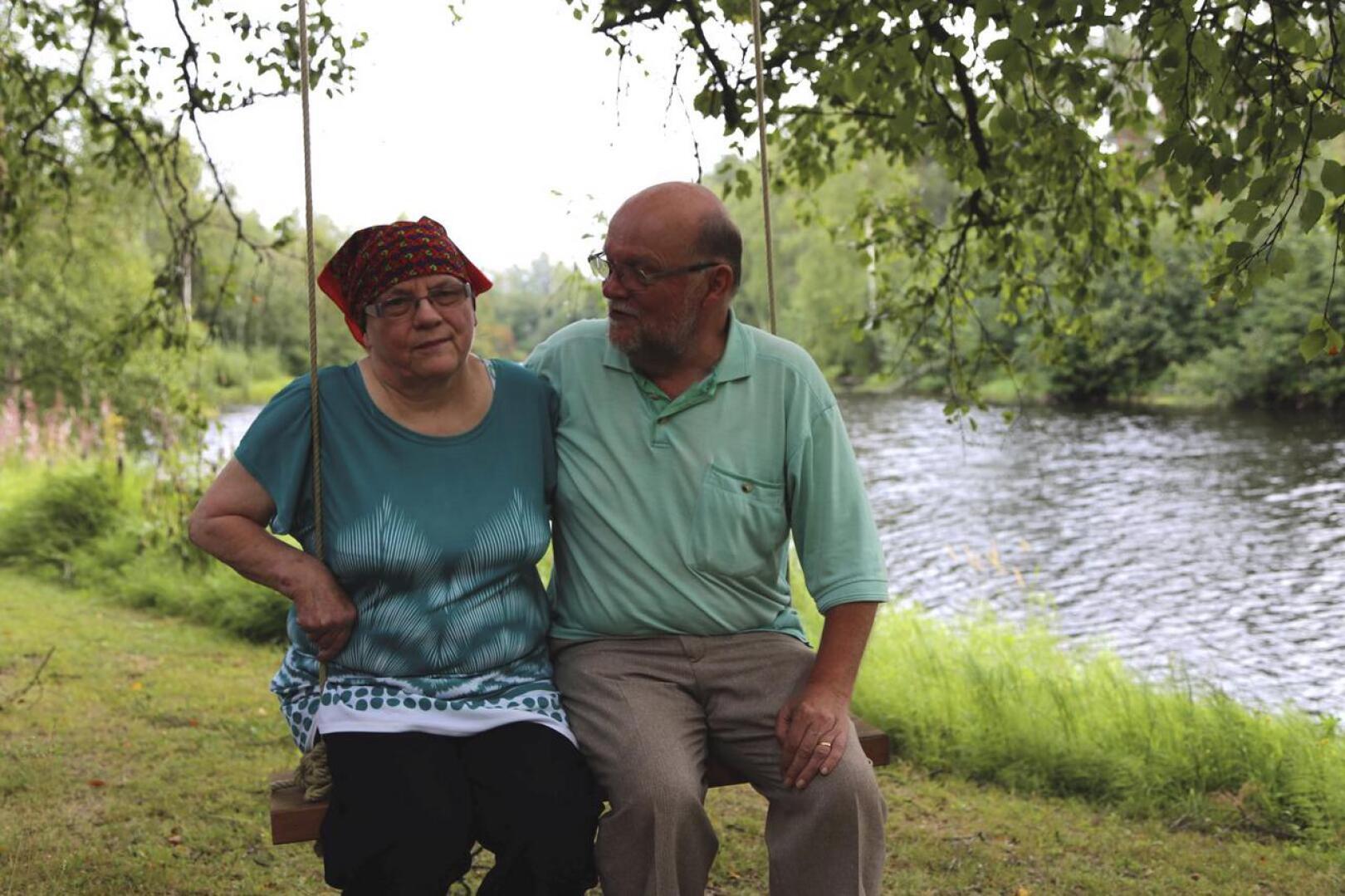 Sodan jälkeen Vetelin Sillanpäässä syntyneet Raija ja Reijo Liikanen vierailivat viikonloppuna synnyinseudullaan. Perhe oli evakossa Vetelissä neljä vuotta. 