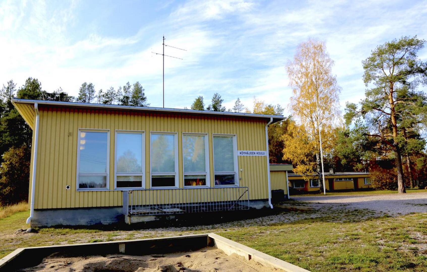 Köyhäjoen koulu valmistui vuonna 1963. 
