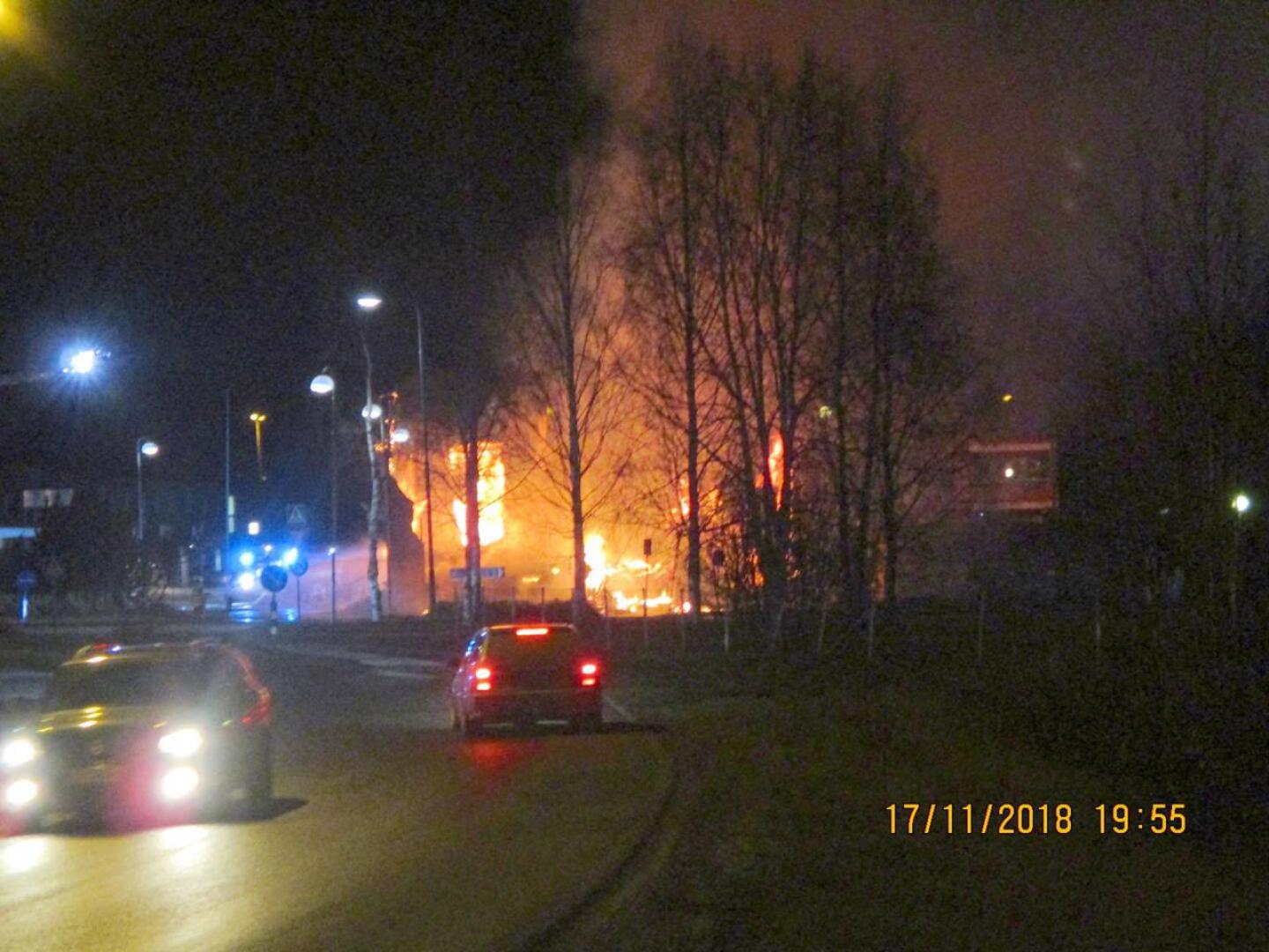 Poliisi epäilee Pyhäsalmen tulipalon sytyttämisestä kahta keski-ikäistä miestä.