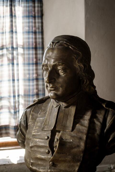 Kokkolan kirkkoherra Anders Chydeniuksella (1729-1803) oli iso merkitys isorokkorokotuksen alkeismuodon “rokon istutuksen” edistämisessä.