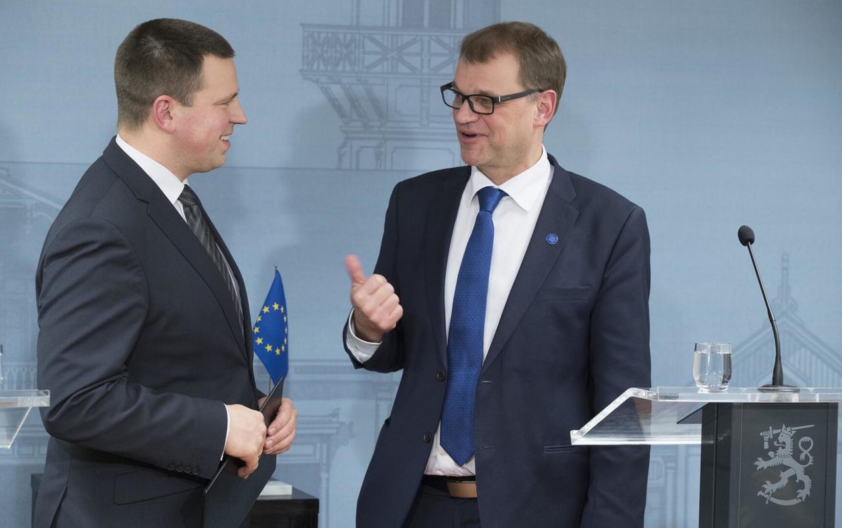 Viron pääministeri Jüri Ratas (vasemmalla) teki ensimmäisen valtiovierailunsa joulukuussa 2016 Suomeen. Kesärannassa hänet otti vastaan pääministeri Juha Sipilä.