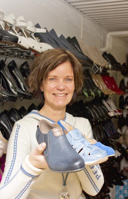 Raution kaupan myymäläpäällikkö  on Kuparikengän entinen yrittäjä Nina Nilsson.