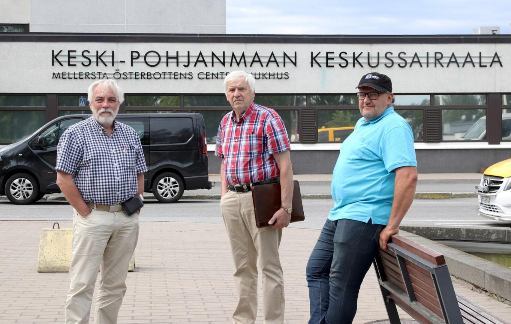 Henrik Huhta, Tapani Myllymäki ja Carl-Johan Enroth pelkäävät Kruunupyyn siirtyvän Pietarsaaren, Vaasan ja Turun sote-palveluiden piiriin.