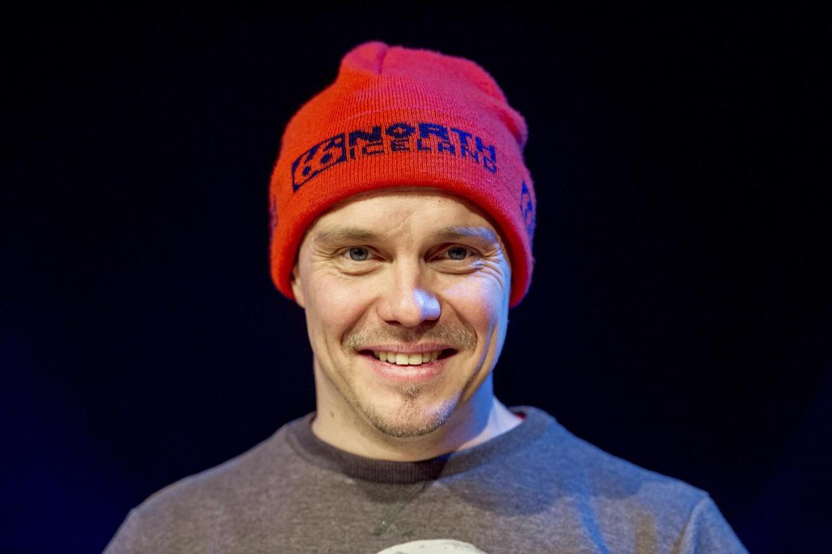 Muun muassa Juho Kuosmasen Hymyilevä mies -elokuvassa pääroolissa näytellyt Jarkko Lahti sai viisivuotisen taiteilija-apurahan.