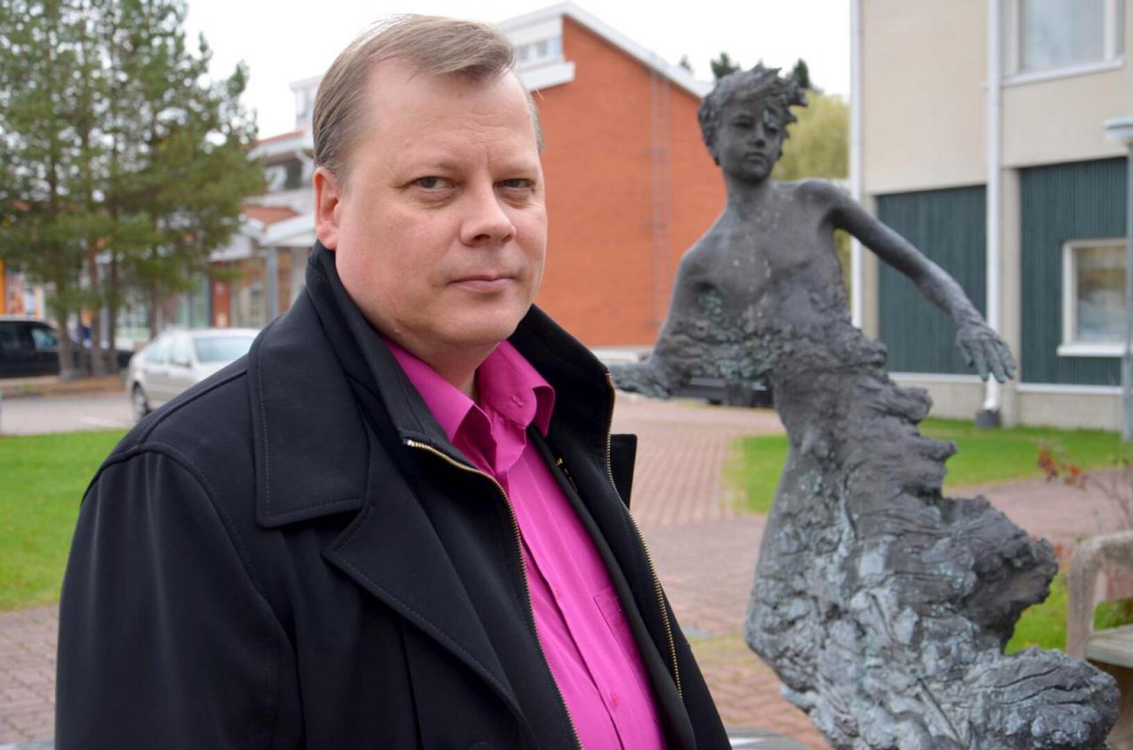 Sievin entisen kunnanjohtajan johtaja Janne Tervon eroamis- ja johtajajasopimus-asioiden käsittely jatkuu Pohjois-Suomen hallinto-oikeudesssa. Hän on halunnut palata takaisin virkaansa.