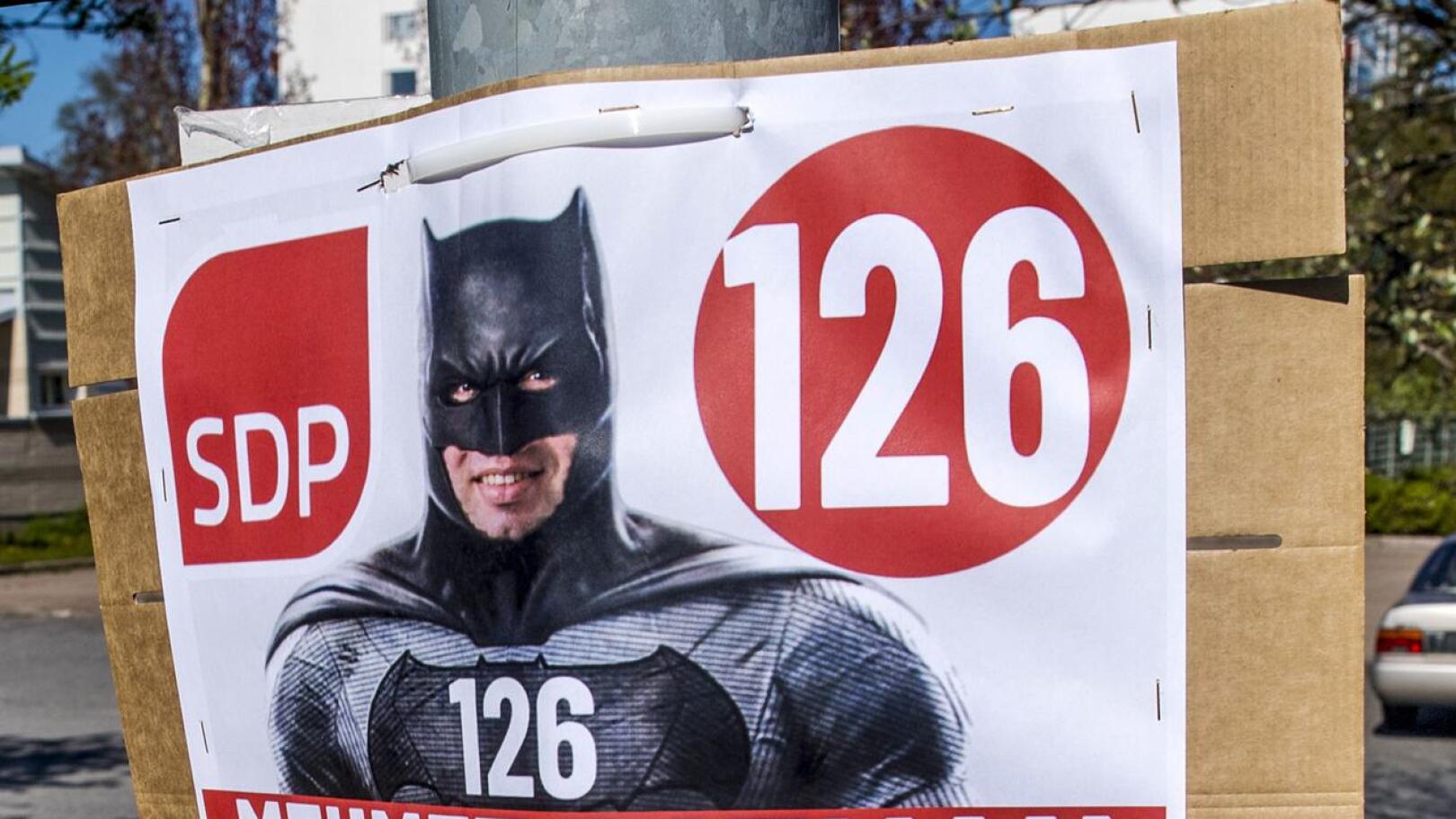Kokkolalaisen kuntavaaliehdokkaalla Mehmet Batmanilla oli 400 mainostaulua ympäri kaupunkia.