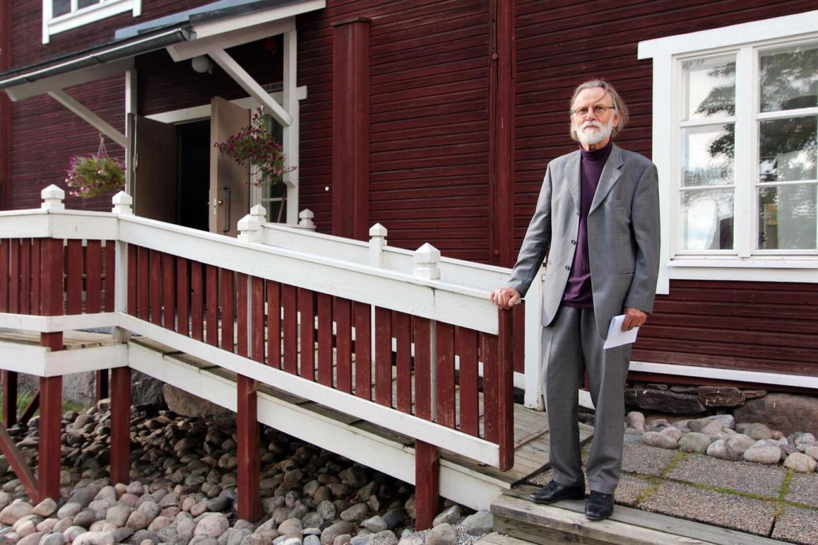 Arkkitehti Matti Huusari suunnitteli aikoinaan Kannuksen työväentalon peruskorjauksen.