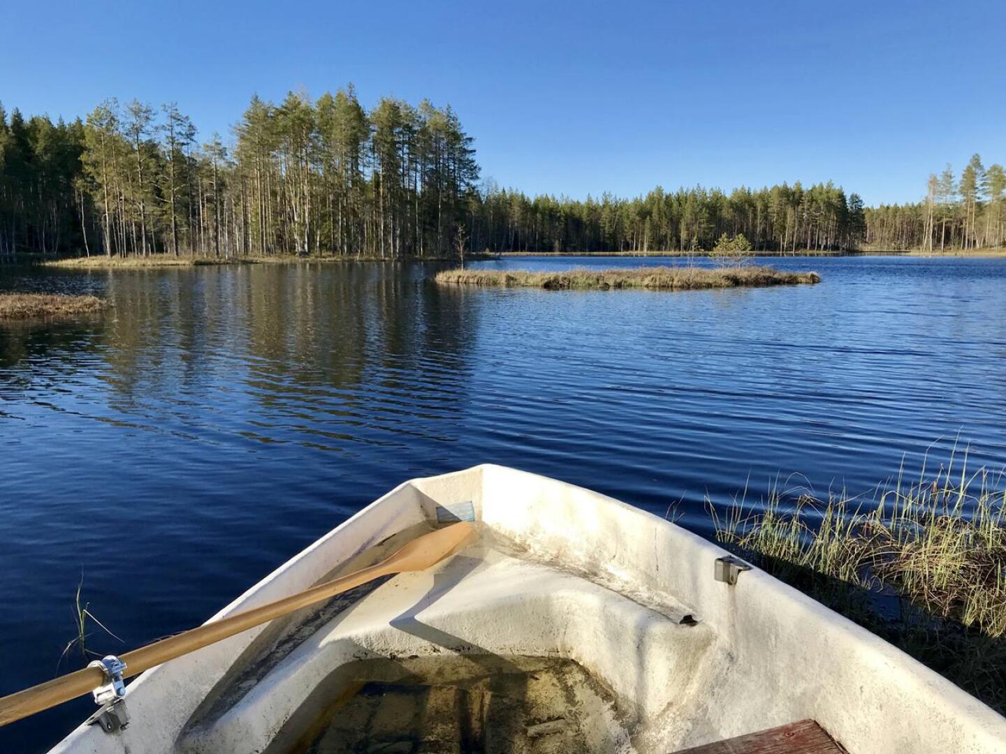 Kirjoittaja kertoo Törmälän tekojärven syntyhistorian. Nykyisin järveä kiertää suosittu patikkareitti.