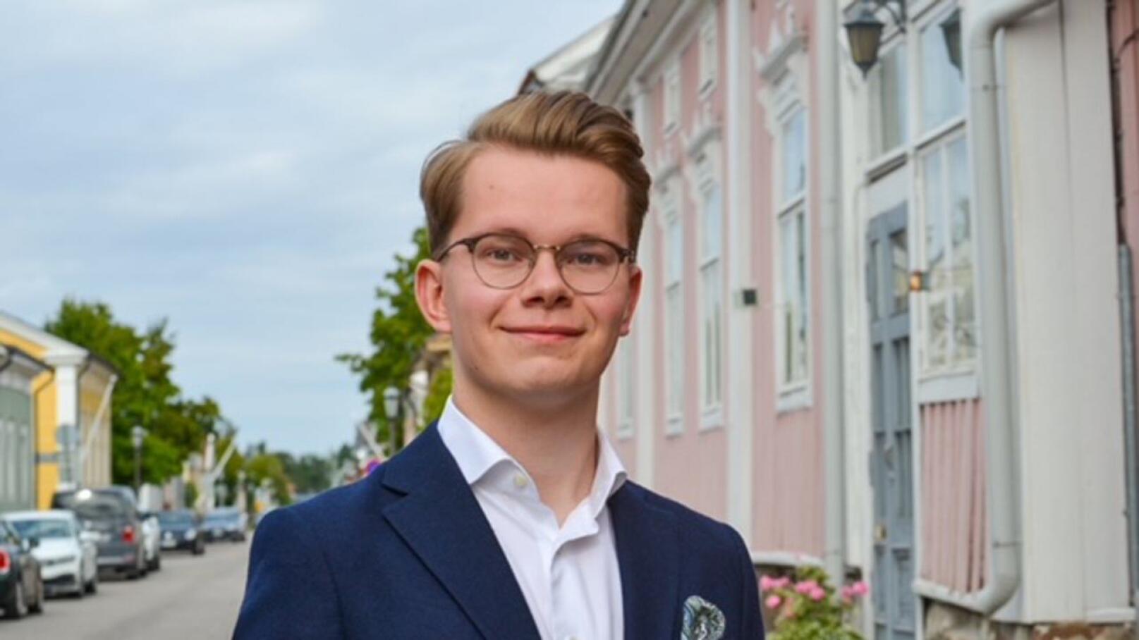Alexander Junell on aiemmin toiminut Kokkolan RKP-nuorten puheenjohtajana.