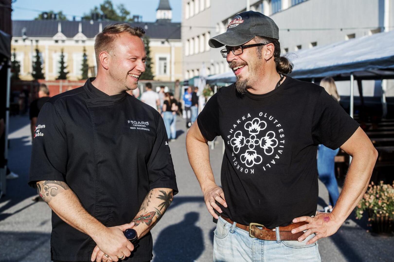(arkistokuva) Kesällä  2019 Niko Saarukka ja Robban Hagnäs iloitsivat Kahakka Olutfestivaaleilla. 
