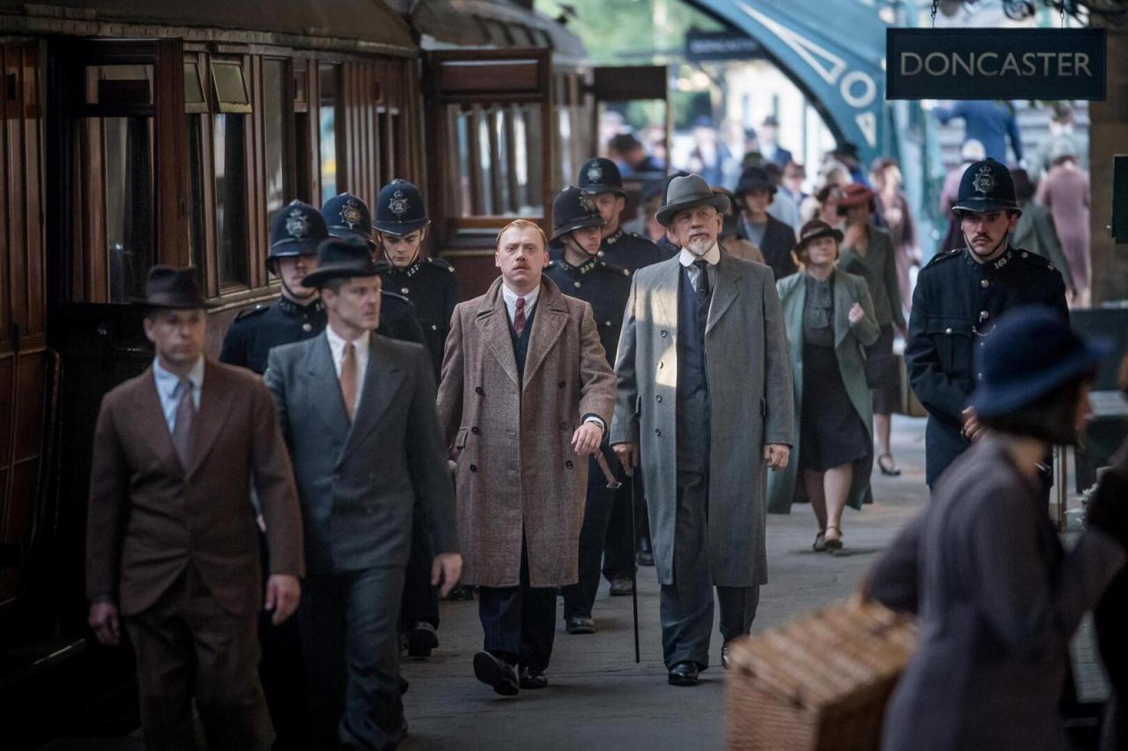 Veteraani John Malkovich tulkitsee nyt Agatha Christien belgialaisetsivää Rupert ”Ron Weasley” Grintin komisarion tukena.