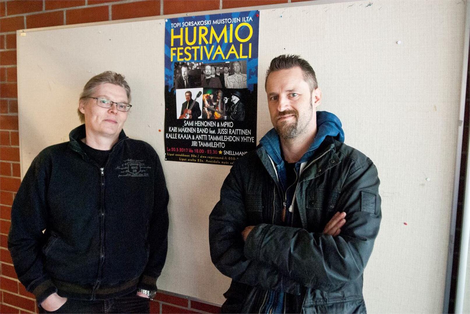 Kimmo Kaunisto (vas.) ja Sami Heinonen sanovat Hurmio-festivaalin olevan kunnianosoitus artistille, jota molemmat ovat fanittaneet vuosia. Kuva: Maria Store