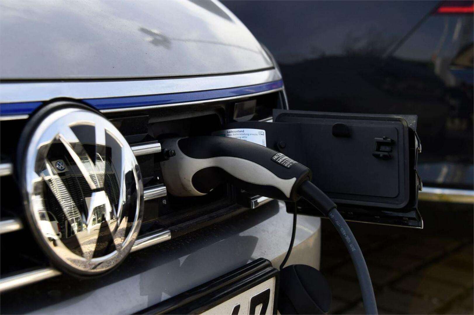 VW haluaa nousta ykköseksi sähköisessä liikenteessä. LEHTIKUVA/AFP
